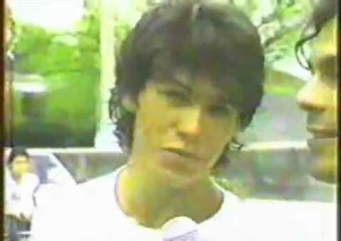 Chorão em 1986, ainda um moleque desconhecido, sendo entrevistado 